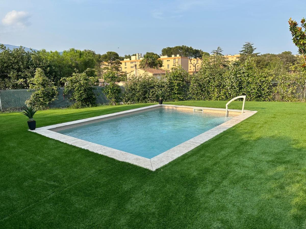 Petite Maisonette Adossee Mais Independante Avec Piscine Villa Peymeinade Exterior foto