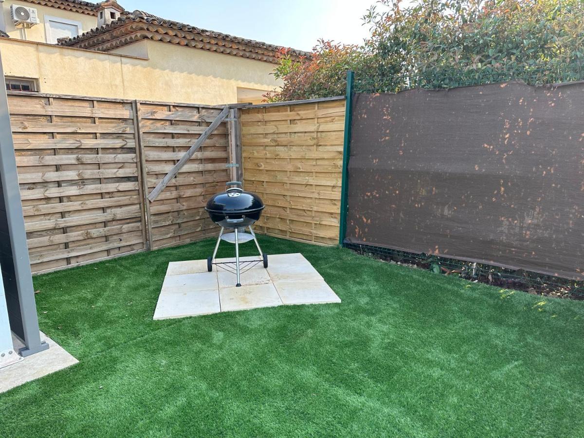 Petite Maisonette Adossee Mais Independante Avec Piscine Villa Peymeinade Exterior foto