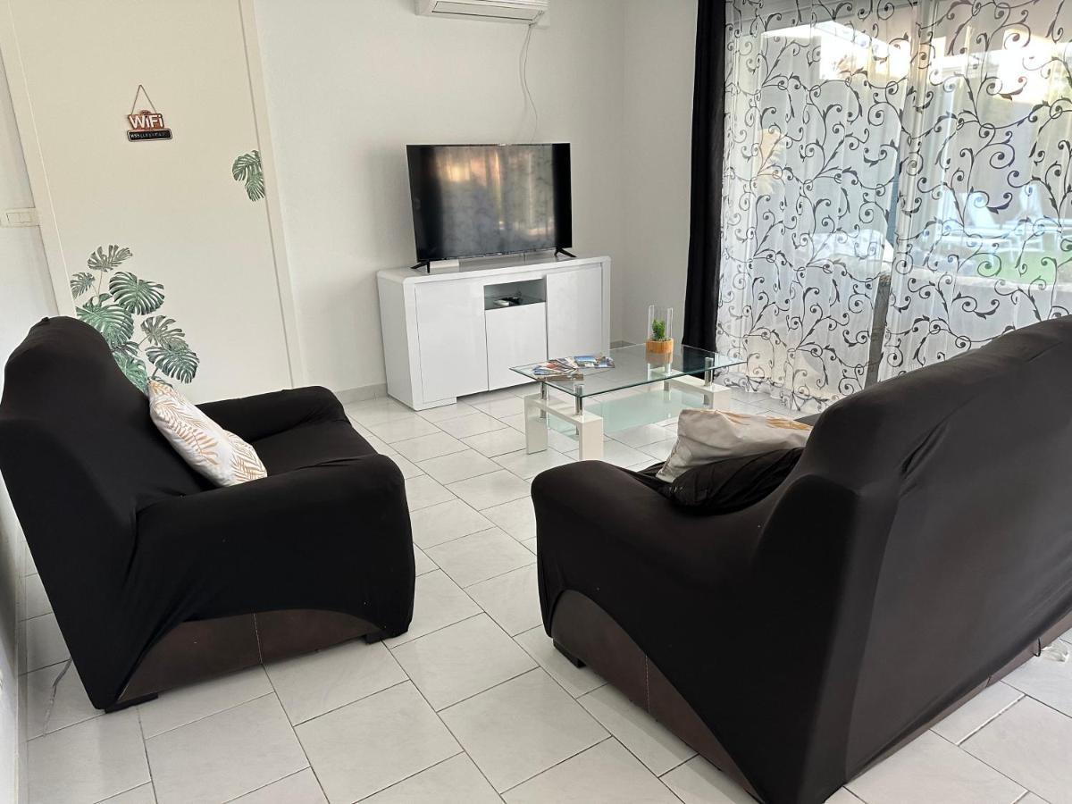 Petite Maisonette Adossee Mais Independante Avec Piscine Villa Peymeinade Exterior foto