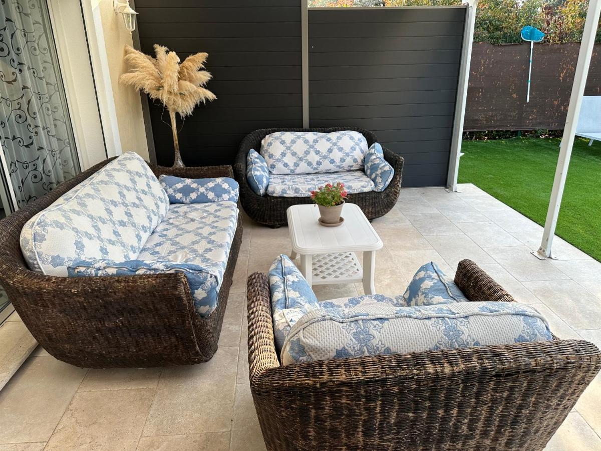 Petite Maisonette Adossee Mais Independante Avec Piscine Villa Peymeinade Exterior foto